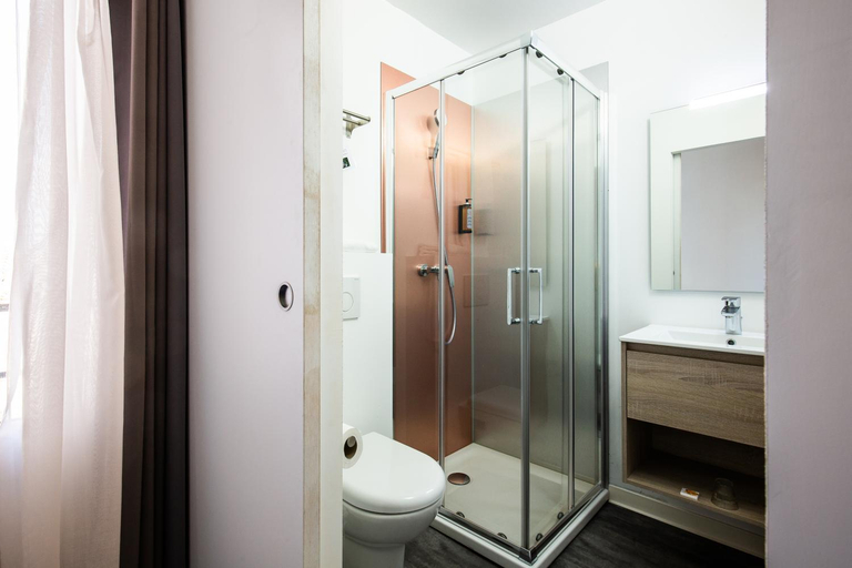 Others 2, Hostel PB - Perpignan Gare, Pyrénées-Orientales