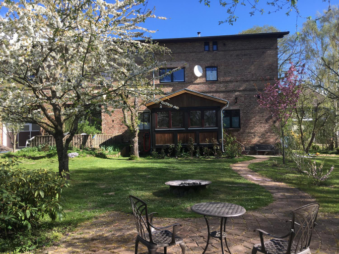 Exterior view 4, Ferienwohnung Kastanienblick oder Parkblick, oder unser Radlerzimmer!, Vorpommern-Greifswald