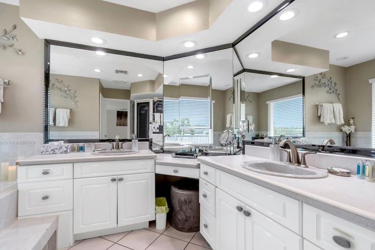 Bathroom 5, Azule Waterfront Villa with Private Dock, Pinellas
