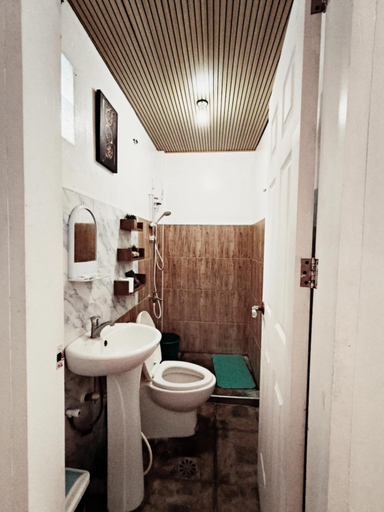 Bathroom, Gon Tourist Inn, Panglao