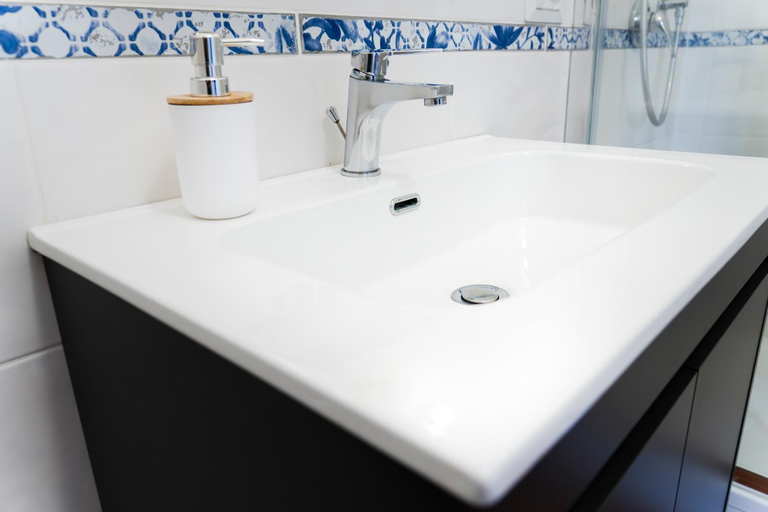 Bathroom, Domo Is Domus1, Carbonia-Iglesias