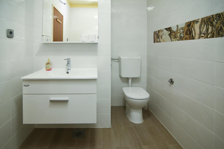 Bathroom 3, South Beach Drage, Pakoštane