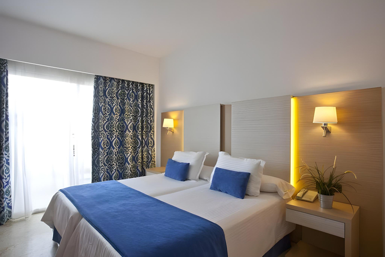 Bedroom 3, Hotel Ipanema Beach, Baleares