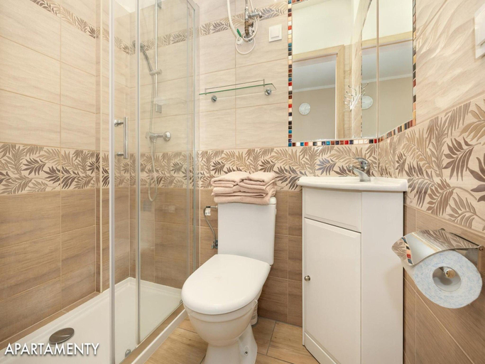 Bathroom 3, Comfortable 2-level apartments close to the beach, Gryfice