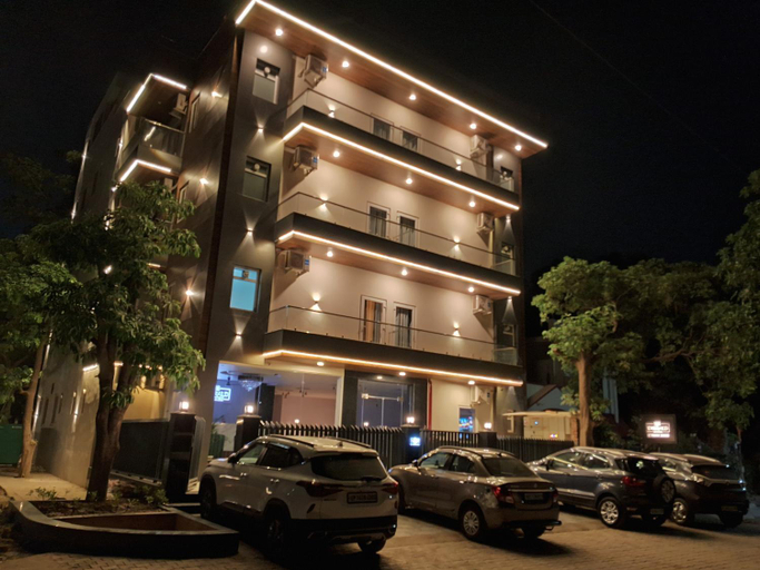 Exterior & Views 3, EMERALD SUITES, Gautam Buddha Nagar