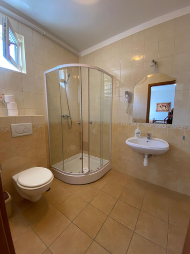 Bathroom 2, Gabi Lux Apartman, Hajdúszoboszló