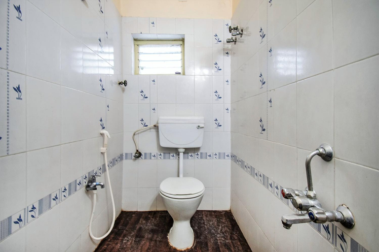 Bathroom 4, Fabhotel Aditya Yatri Nivas, Chittoor