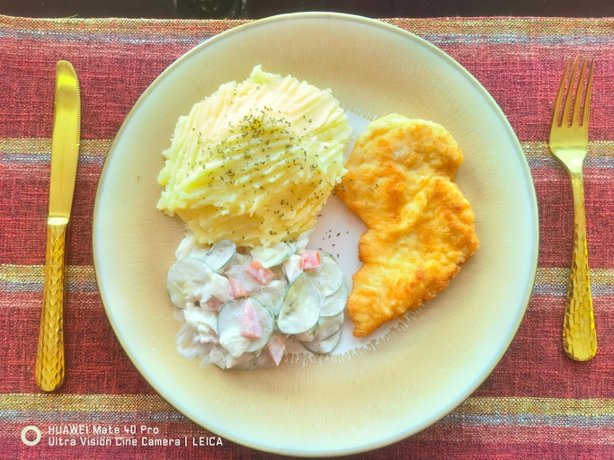 Food & Drinks 4, YYK Holiday Rooms, Nakhon Chaisi