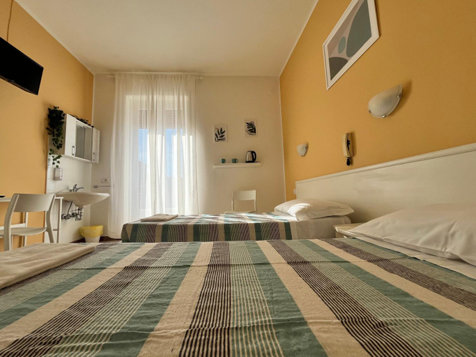 Others 4, Hotel Parini, Milano