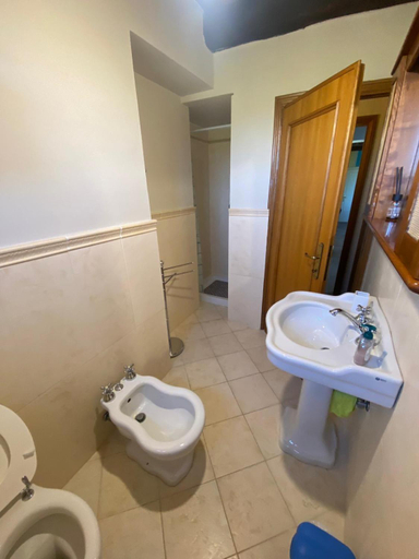 Bathroom 3, Casale Rialto, Perugia
