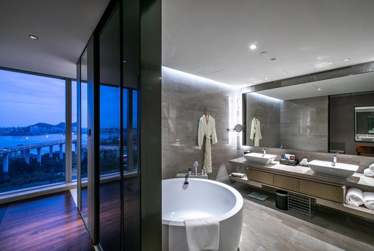 Bathroom 5, HUALUXE Xiamen Haicang Harbour View By IHG, Xiamen