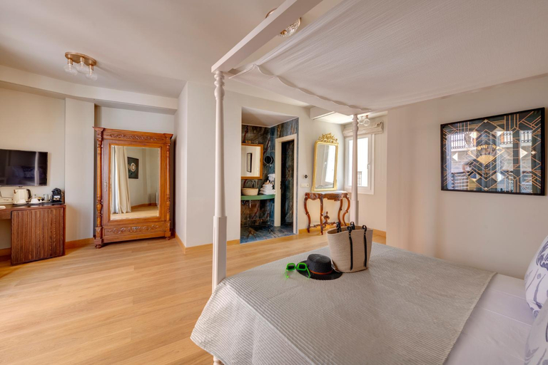 Bedroom 2, The Nestorian Syros, South Aegean