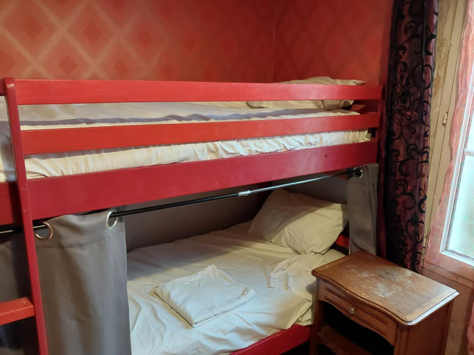 Bedroom 4, dortoir maricourt, Seine-Saint-Denis