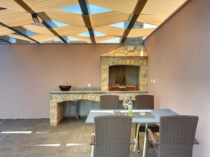 Food & Drinks, Villa in Valbandon with Private Pool, Vodnjan