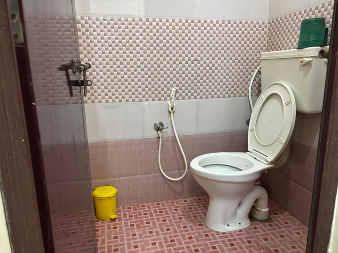 Bathroom 3, Golden Beach Home Stay, Alappuzha