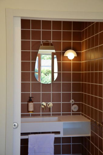 Bathroom 4, Maison Soleil, Hérault