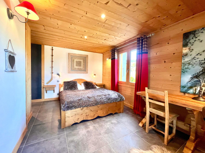 Bedroom 3, Chambres a la ferme au pied des pistes de Megeve, Haute-Savoie