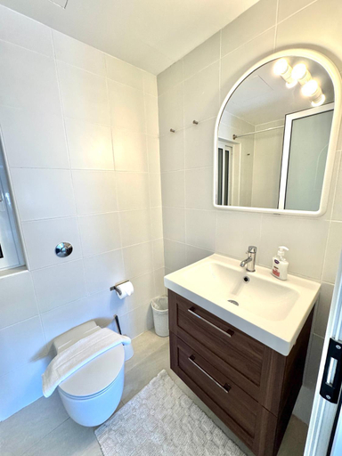Bathroom 2, Sands Apartments, Saint Paul's Bay