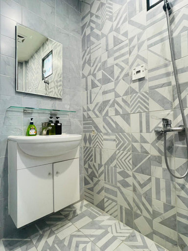 Bathroom 3, Iron shop Fuqiankan, Tainan