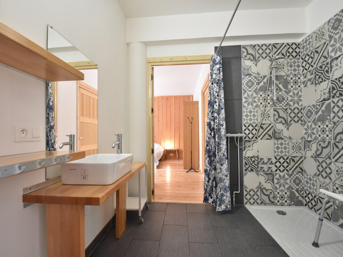 Bathroom 2, Mansion in Cuzy with Pool and Scenic Views, Saône-et-Loire