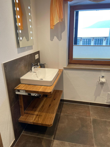 Bathroom 3, Gastehaus Aicher - Chiemgau Karte, Traunstein