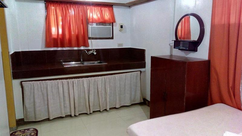 Bedroom 2, Peria Seafront Pensione, Roxas