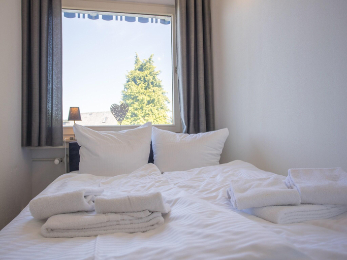 Bedroom 2, Moderne Wohnung mitten in Winterberg mit Balkon, Hochsauerlandkreis