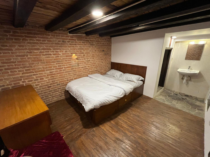 Others 5, Newa Inn, Bagmati