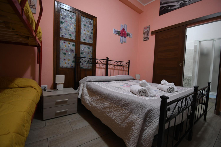 Others 5, b&b del corso, Carbonia-Iglesias