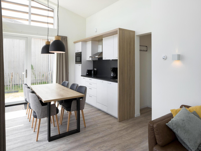 4, Luxury Chalet near Beach, Noord-Beveland
