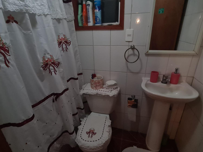 Bathroom 4, Hostal y hospedaje en San Jose de la Mariquina, Cautín