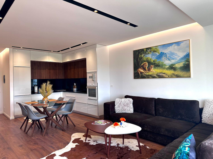 Others 5, Luxury apartment with a wonderful lake view, Shkodrës