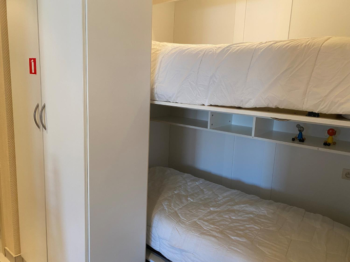 Others 3, Apartment in Nieuwpoort with Lighthouse View, West-Vlaanderen