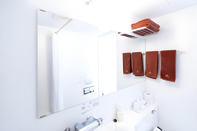 Bathroom 4, Nipponbashi Crystal Hotel, Osaka