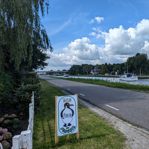 Others 2, B&B de Pinguin, Hardenberg