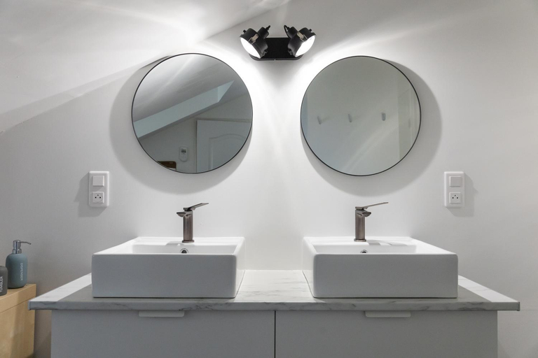 Bathroom 4, Maison dans le centre historique pour 6 personnes avec terrasse et parking, Pyrénées-Atlantiques