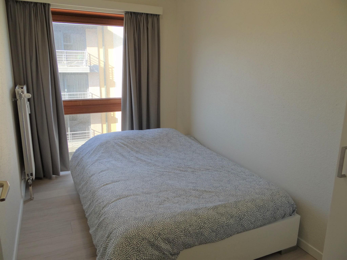 Bedroom 2, Apartment in Nieuwpoort near the Beach, West-Vlaanderen