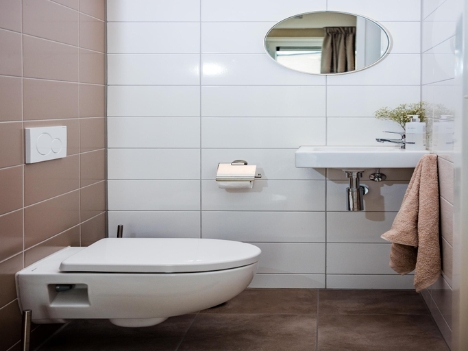 Bathroom, Holiday Home in Veluwe Peaceful Retreat, Barneveld
