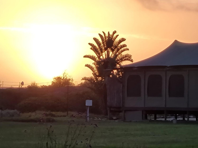 View 3, Hillcrest Lodge Tents - Sandstone, Eden