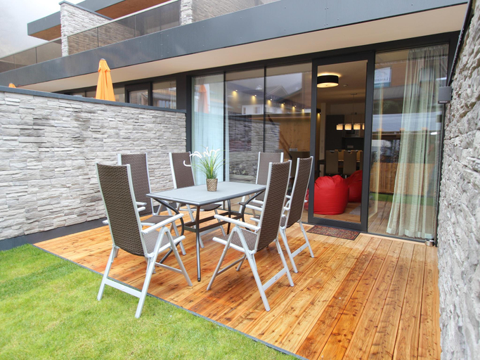Others 4, Apartment in Neukirchen near Ski Lift, Zell am See