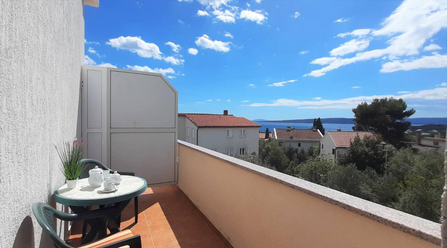 Others 5, Guest House Helena close to Beach, Krk