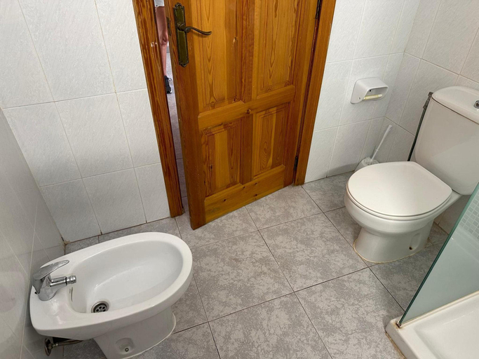 Bathroom 2, Apartment near sea beach and vibrant center, Valencia