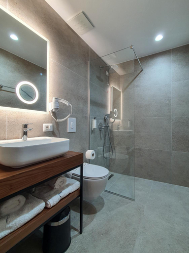 Bathroom 3, LOOKOUT Apartments 3, Sarandës