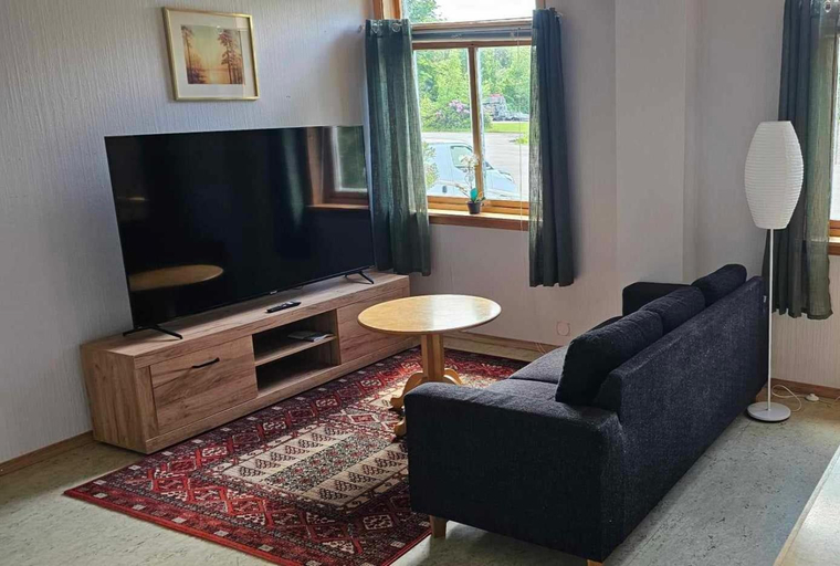 Others 3, Solvoll- For BEDRIFT, Vaale