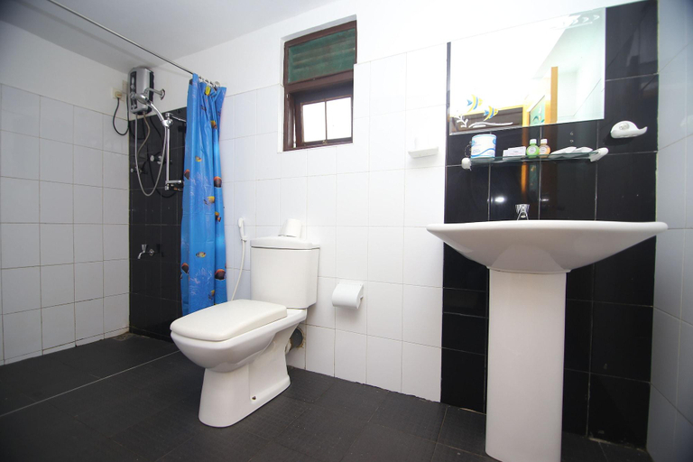 Bathroom 5, Thilaka City Hotel, N. Palatha East