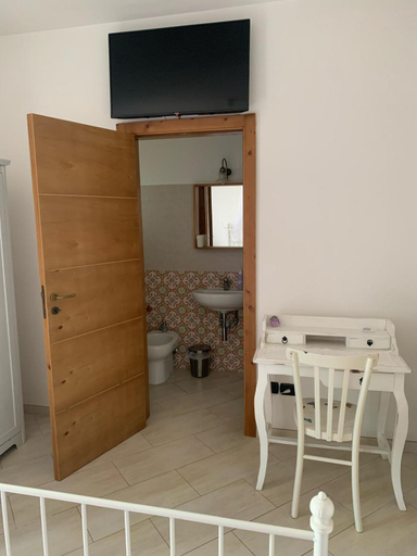Bathroom 5, Le Rocce, Benevento
