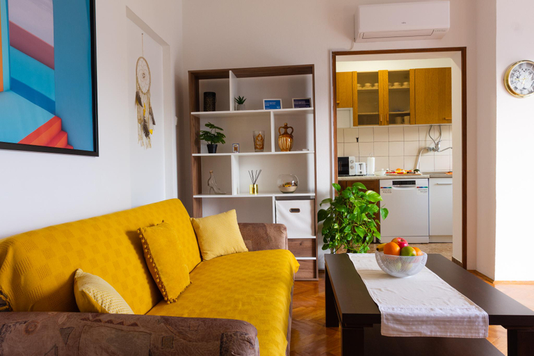 Others 5, Sea View Retreat/ 170Mbps WiFi/ Sunny Balcony, Kastav