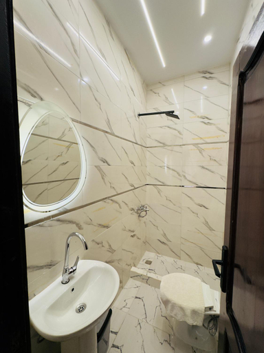 Bathroom 3, Hur magic pyramids Hotel, Al-Ahram