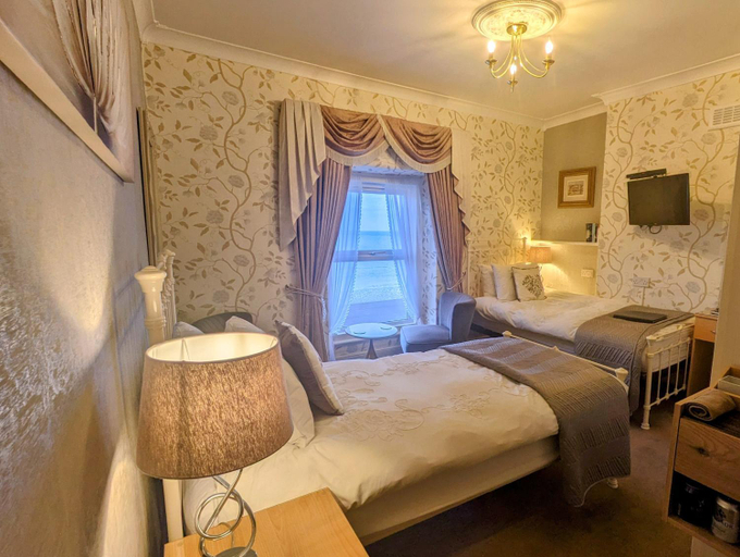 Others 3, Stratford House B & B, Conwy