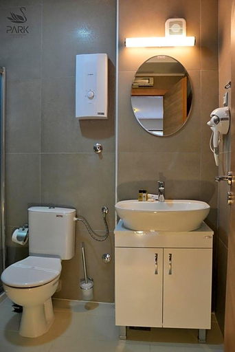 Bathroom 4, Park Lakeside Hotel
